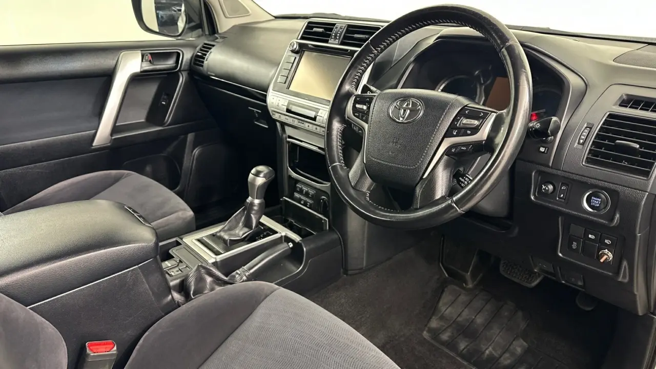 2019 Toyota Landcruiser Prado Gallery Image 11