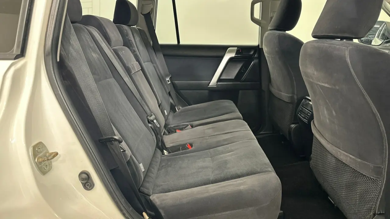 2019 Toyota Landcruiser Prado Gallery Image 13