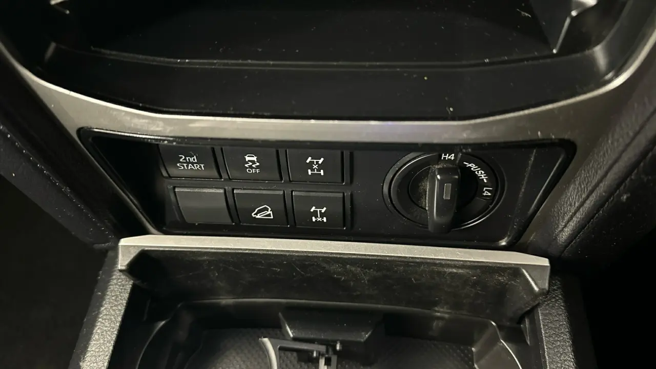 2019 Toyota Landcruiser Prado Gallery Image 17