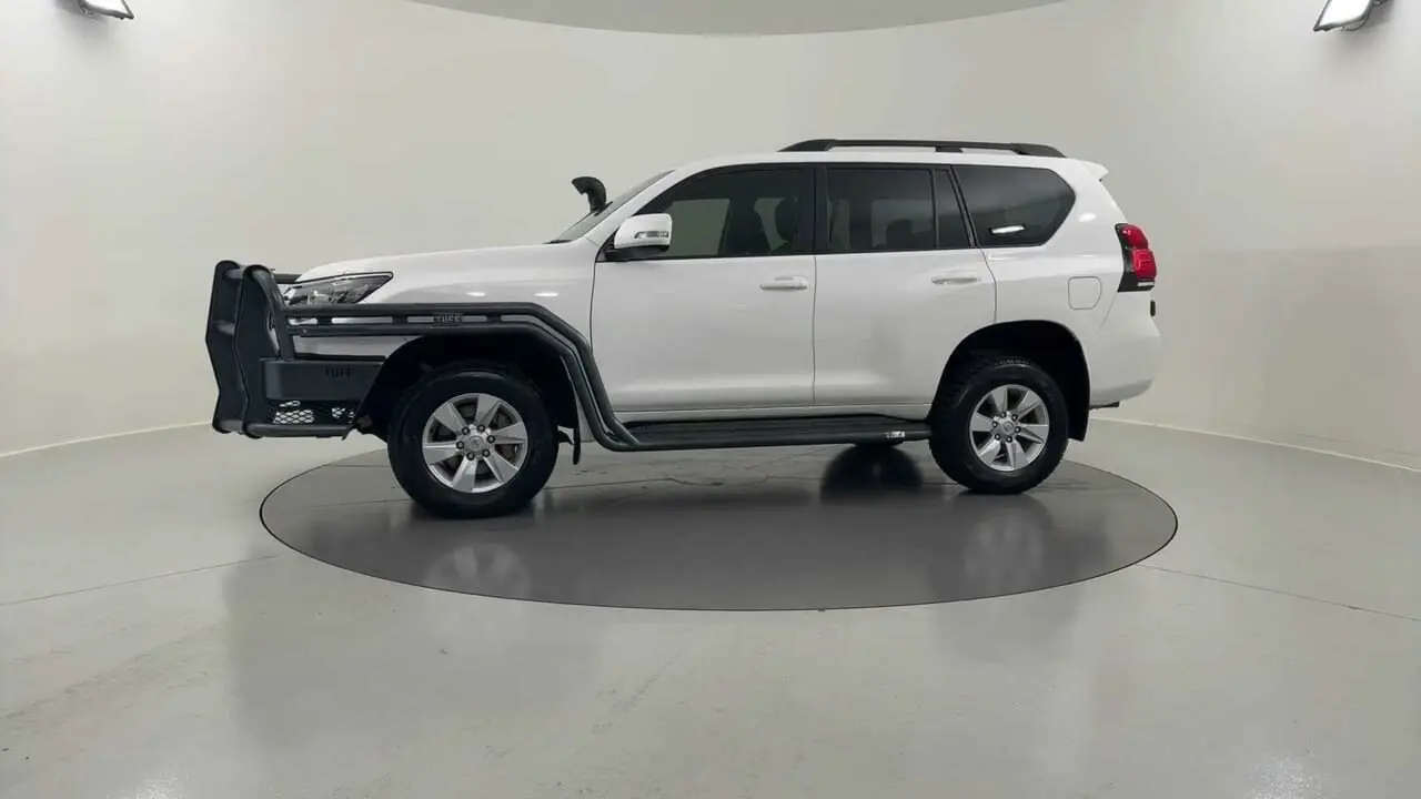 2019 Toyota Landcruiser Prado Gallery Image 2