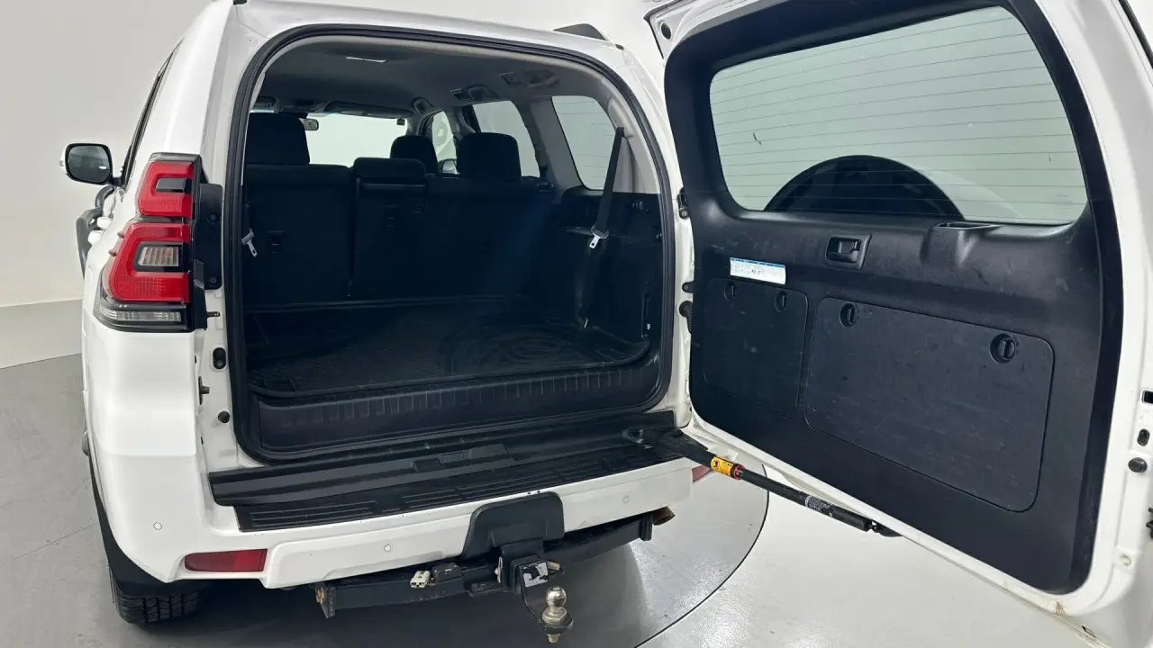 2019 Toyota Landcruiser Prado Gallery Image 20