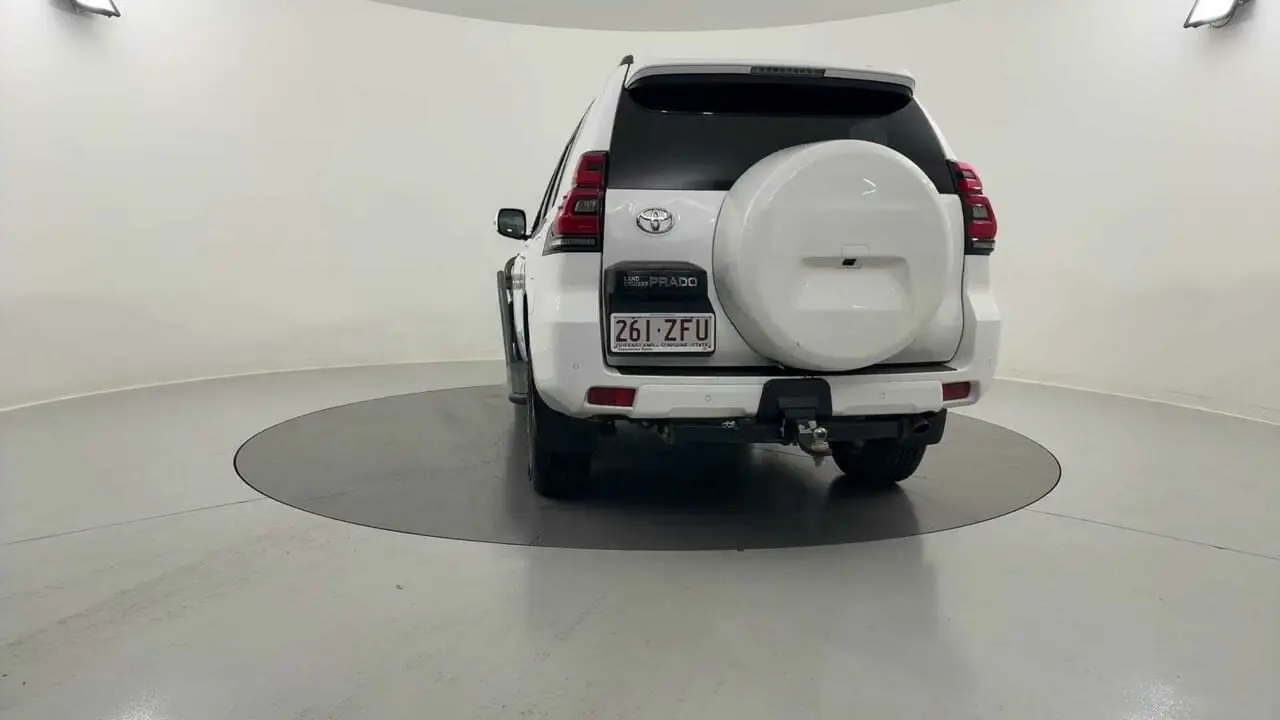 2019 Toyota Landcruiser Prado Gallery Image 4