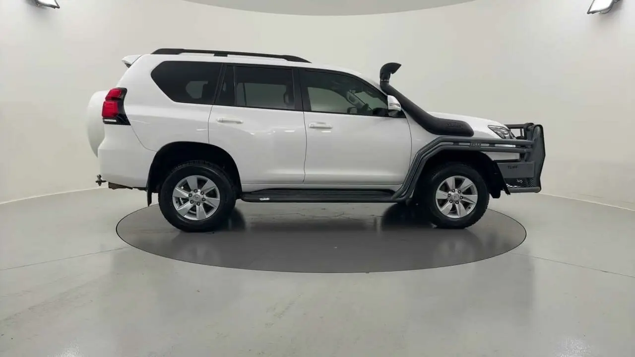 2019 Toyota Landcruiser Prado Gallery Image 6