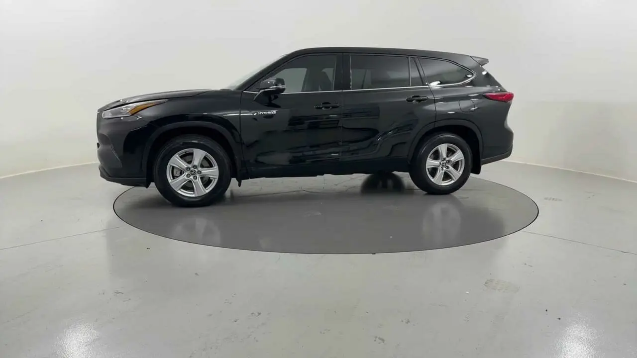 2022 Toyota Kluger Gallery Image 2