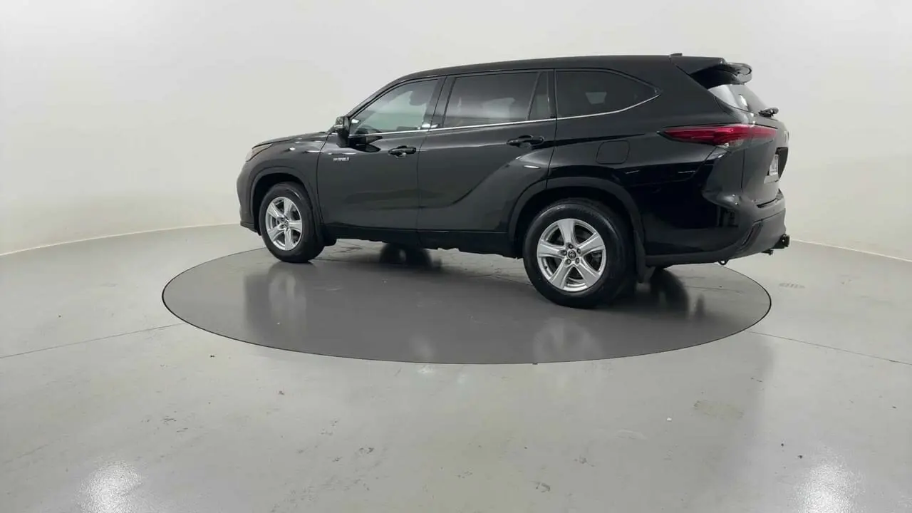 2022 Toyota Kluger Gallery Image 3