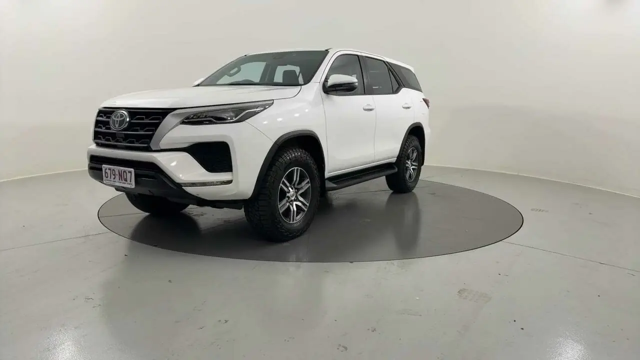 2021 Toyota Fortuner Gallery Image 1