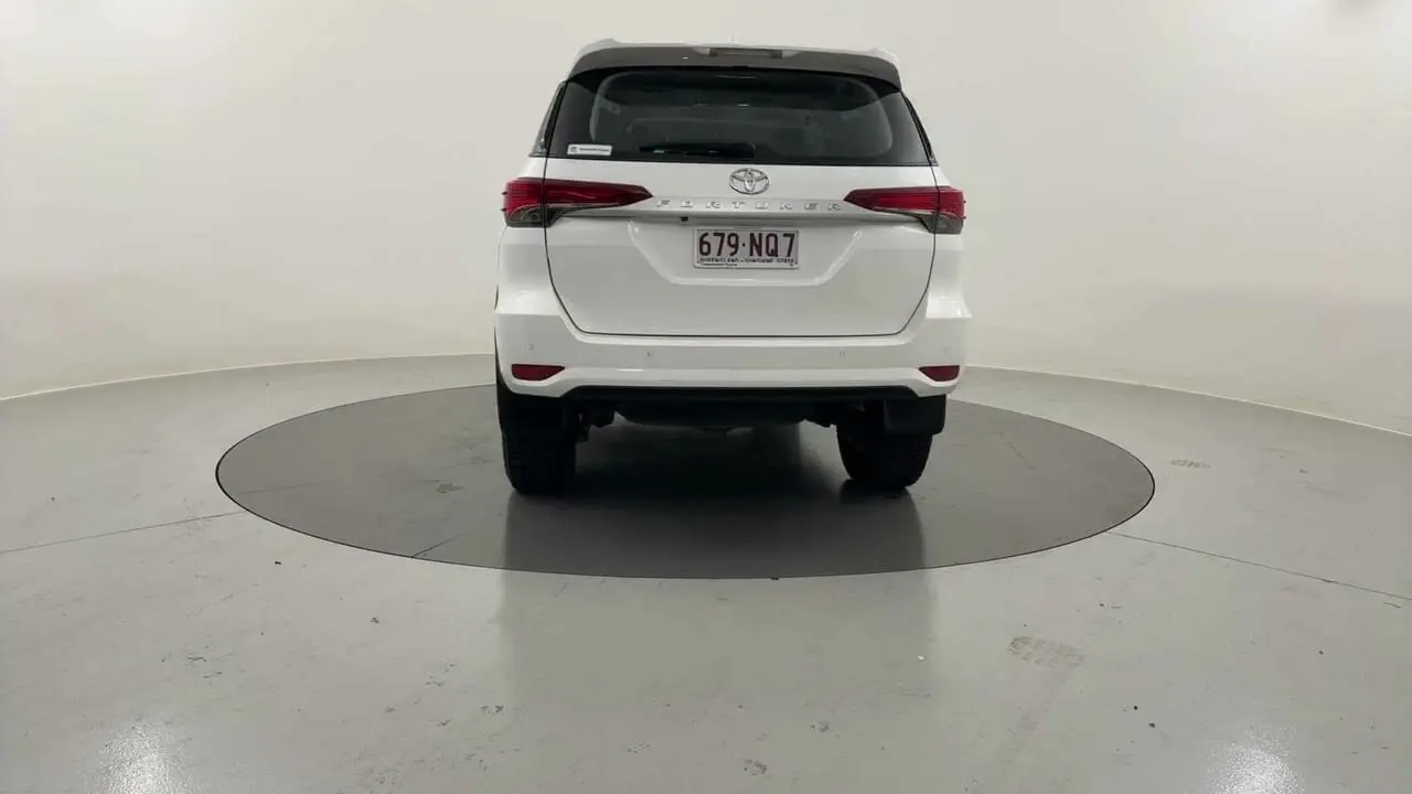 2021 Toyota Fortuner Gallery Image 4