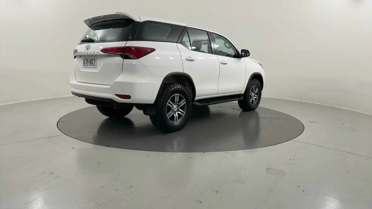 2021 Toyota Fortuner Gallery Image 5