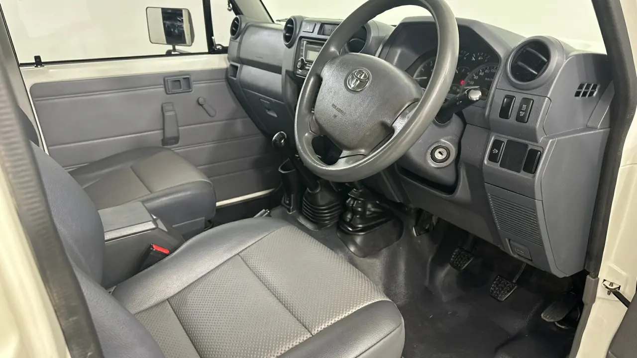 2018 Toyota Landcruiser Gallery Image 12