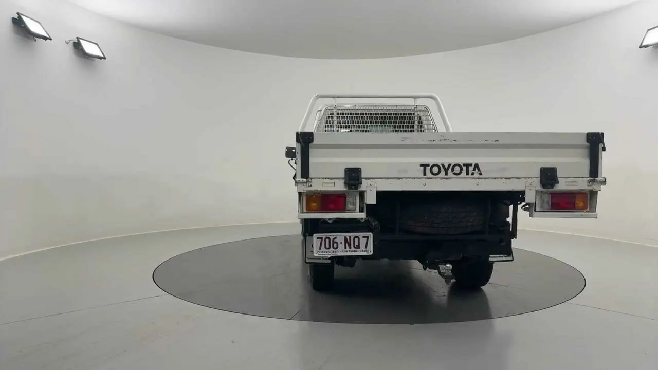 2018 Toyota Landcruiser Gallery Image 4