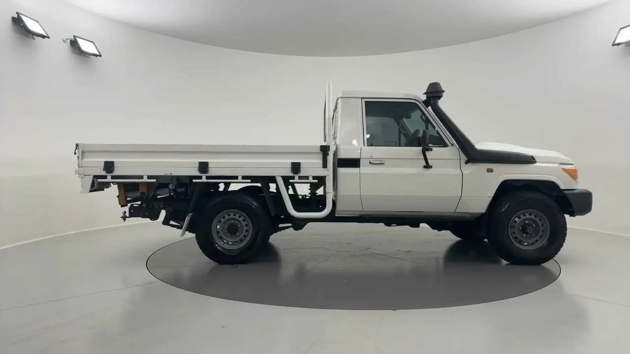 2018 Toyota Landcruiser Gallery Image 6
