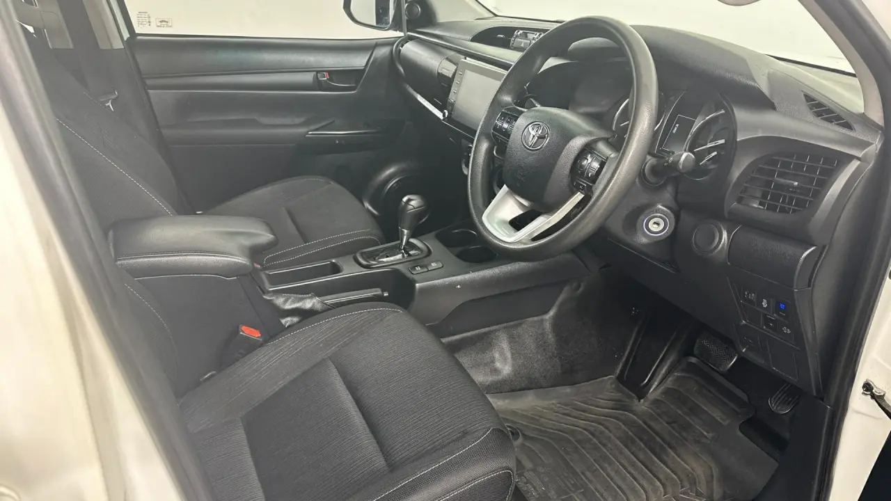 2020 Toyota Hilux Gallery Image 14