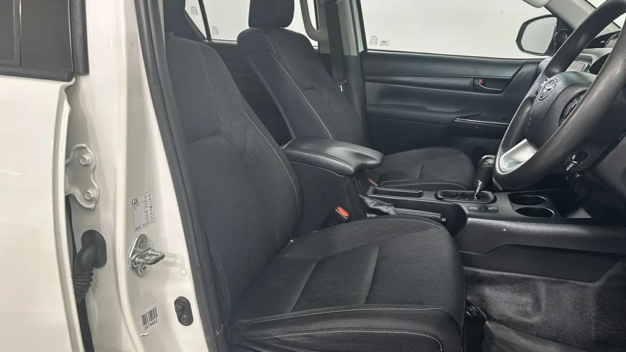 2020 Toyota Hilux Gallery Image 15