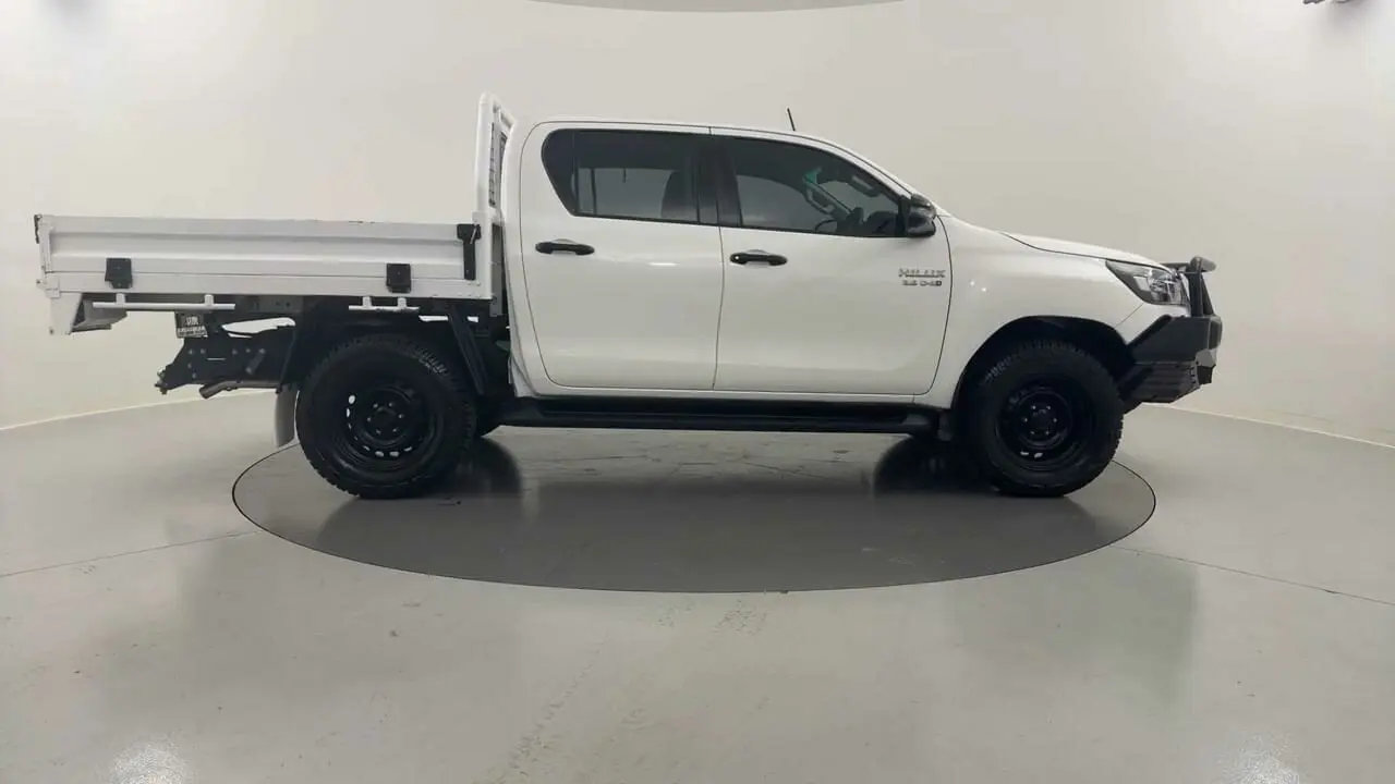 2020 Toyota Hilux Gallery Image 6