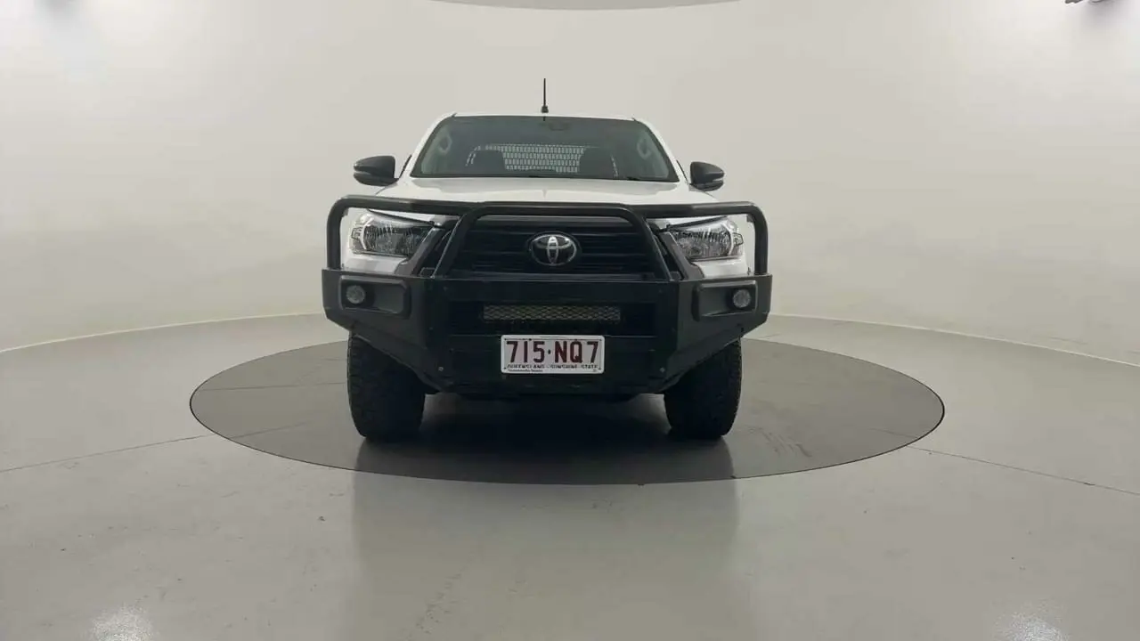 2020 Toyota Hilux Gallery Image 8