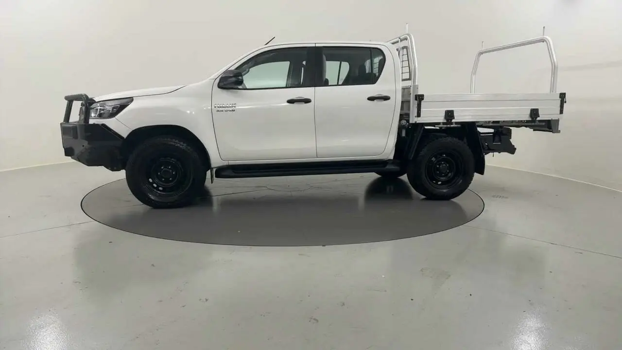 2021 Toyota Hilux Gallery Image 2