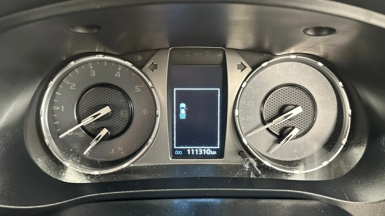 2021 Toyota Hilux Gallery Image 9