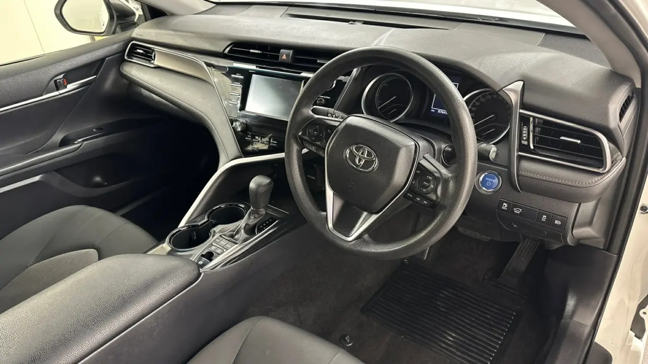 2019 Toyota Camry Gallery Image 15