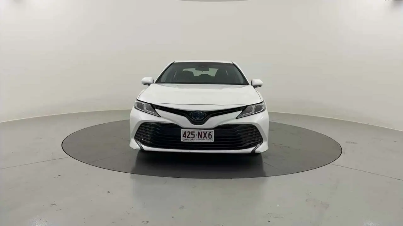 2019 Toyota Camry Gallery Image 8