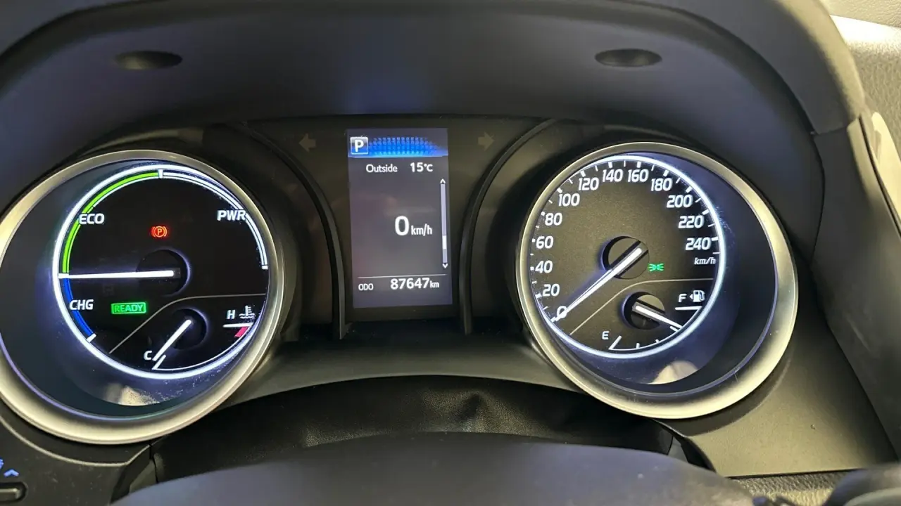 2019 Toyota Camry Gallery Image 9