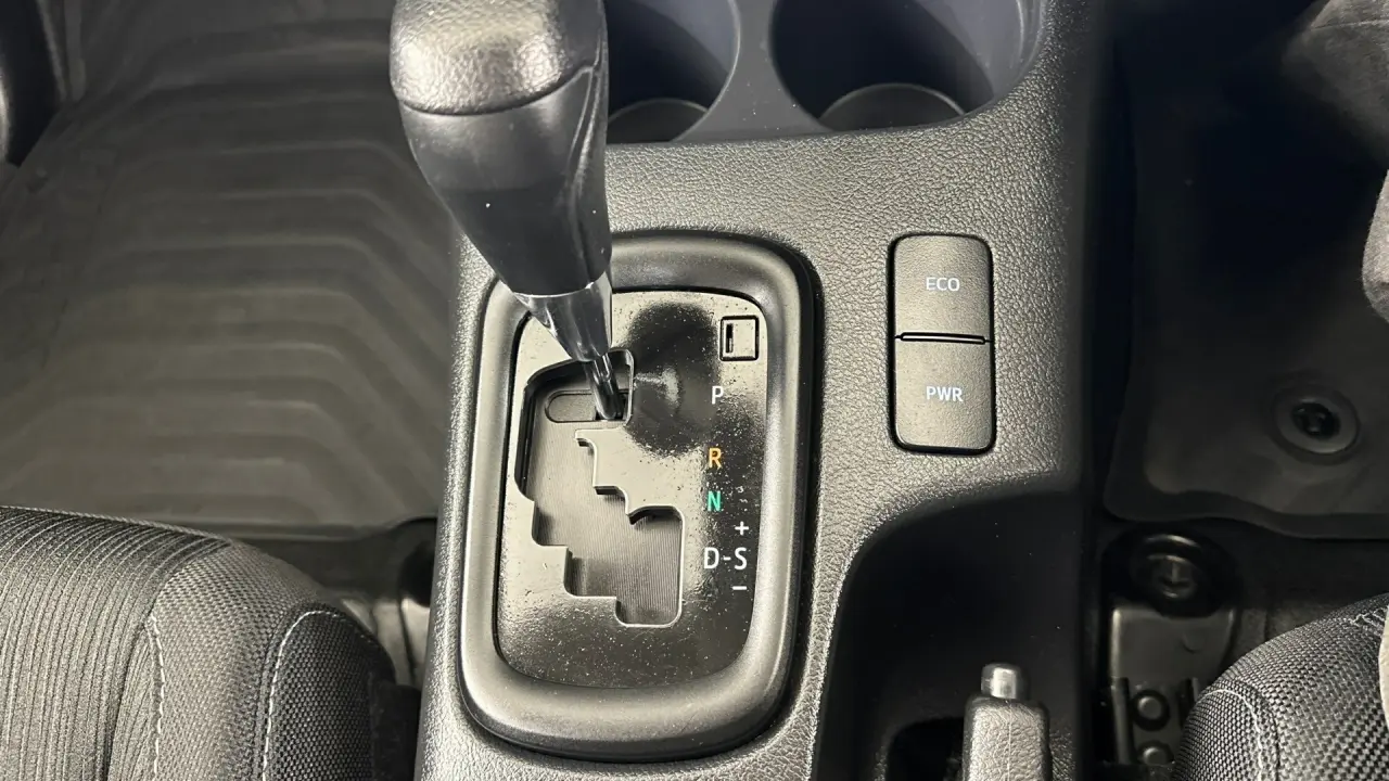 2022 Toyota Hilux Gallery Image 11