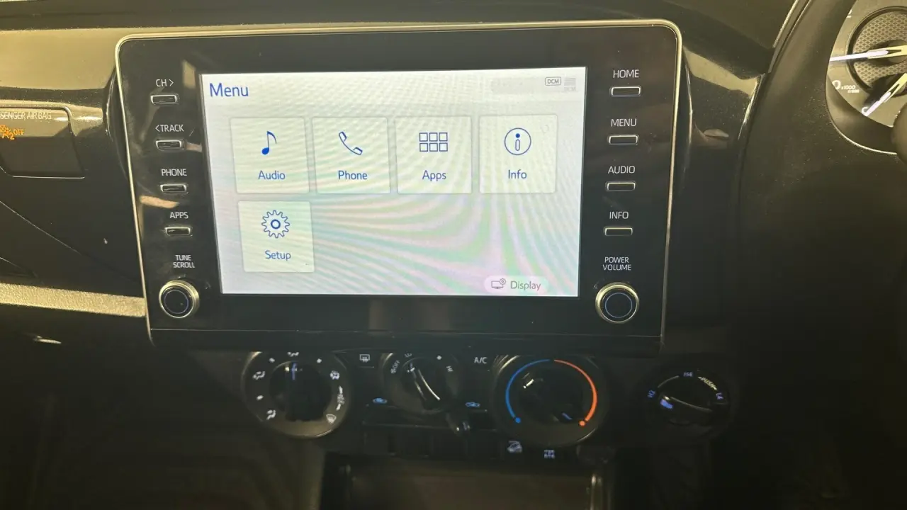2022 Toyota Hilux Gallery Image 13