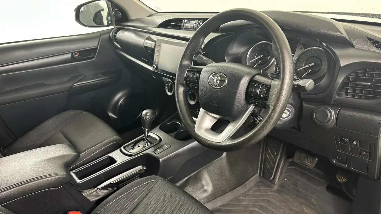 2022 Toyota Hilux Gallery Image 14