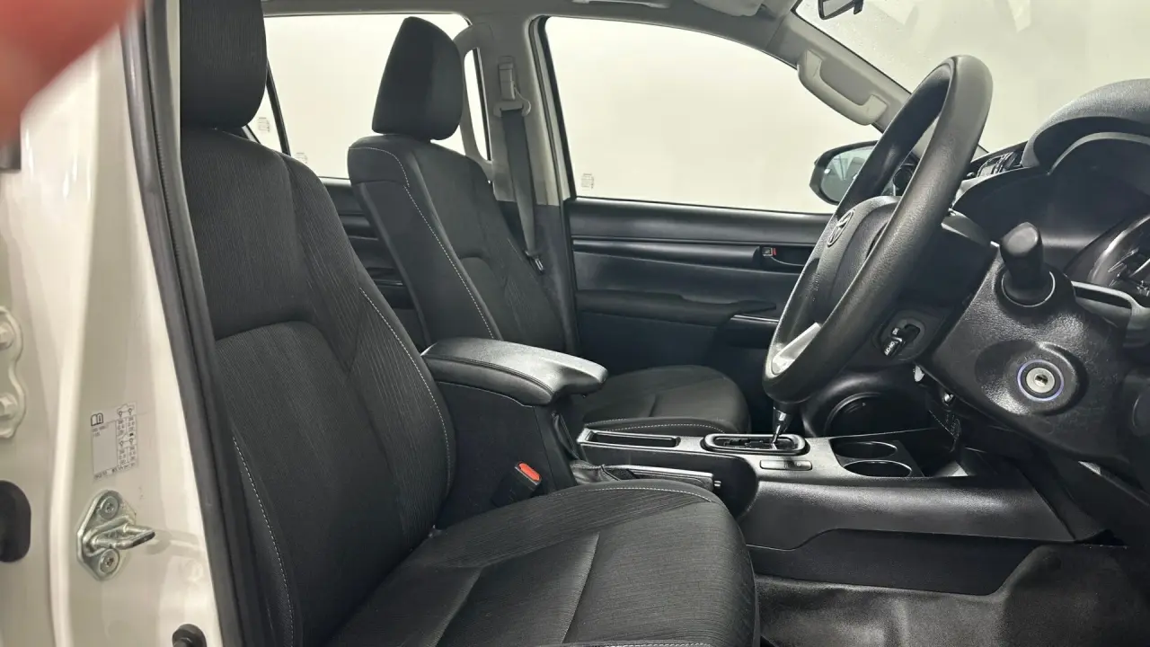 2022 Toyota Hilux Gallery Image 15