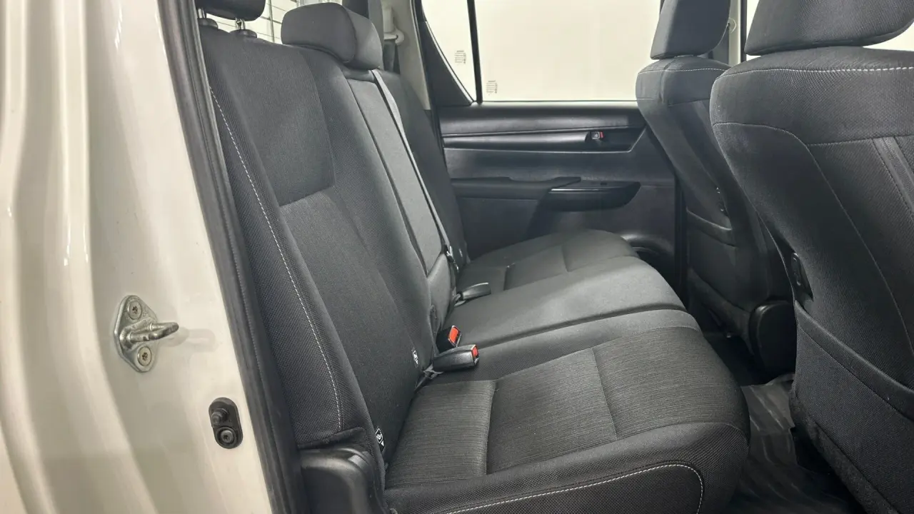 2022 Toyota Hilux Gallery Image 16