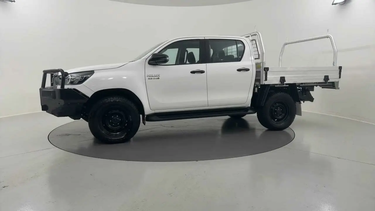 2022 Toyota Hilux Gallery Image 2