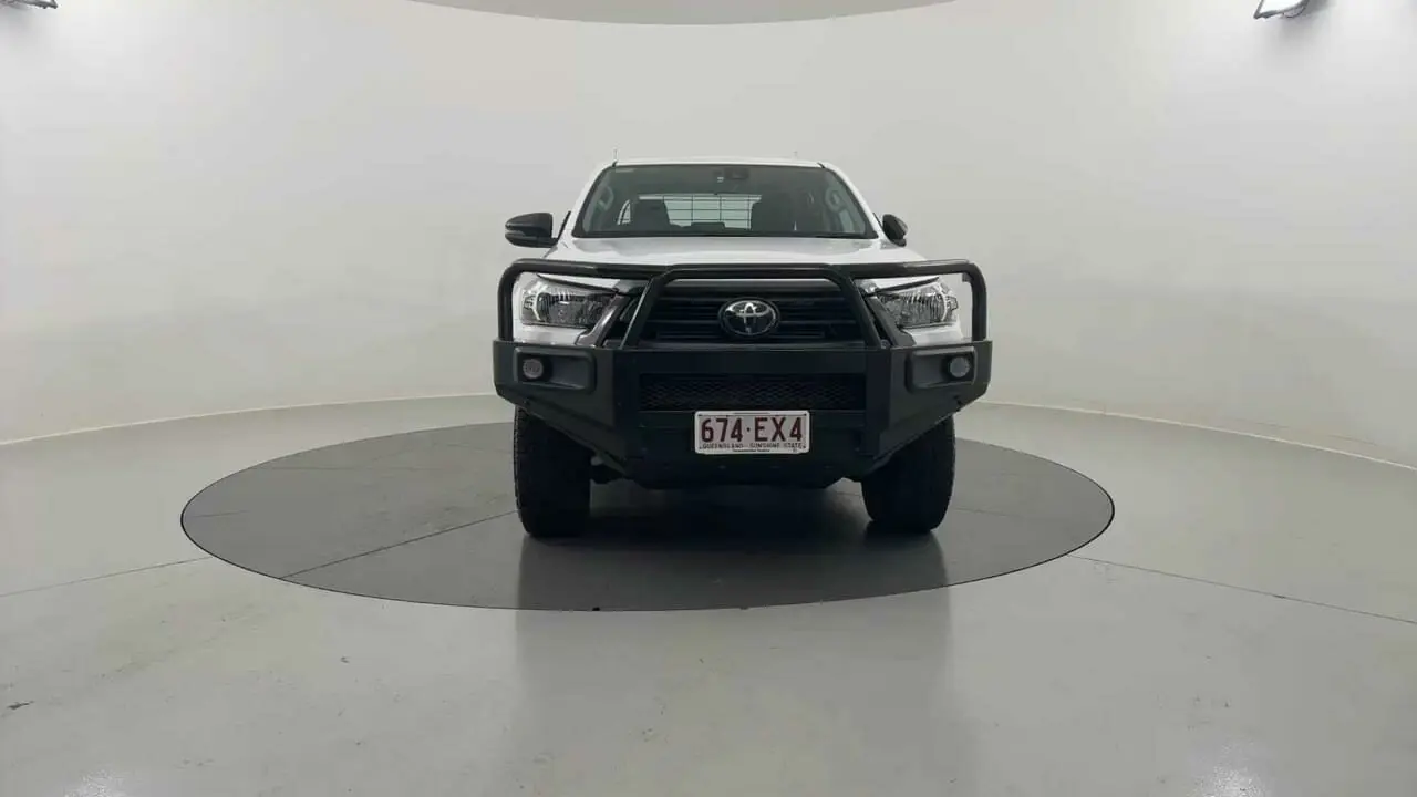 2022 Toyota Hilux Gallery Image 8