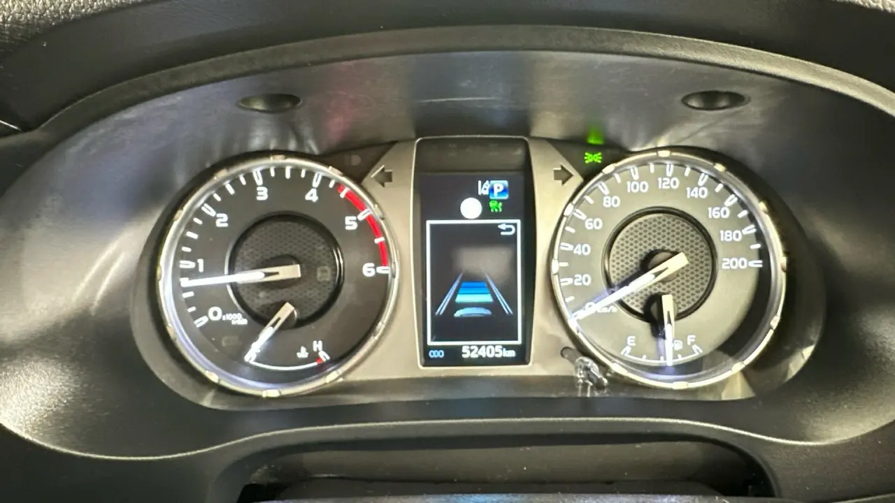 2022 Toyota Hilux Gallery Image 9