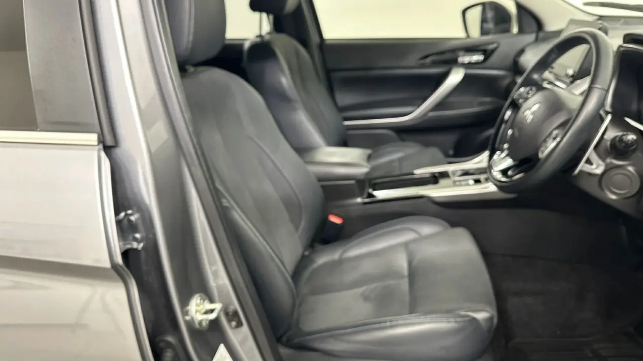 2020 Mitsubishi Eclipse Cross Gallery Image 16