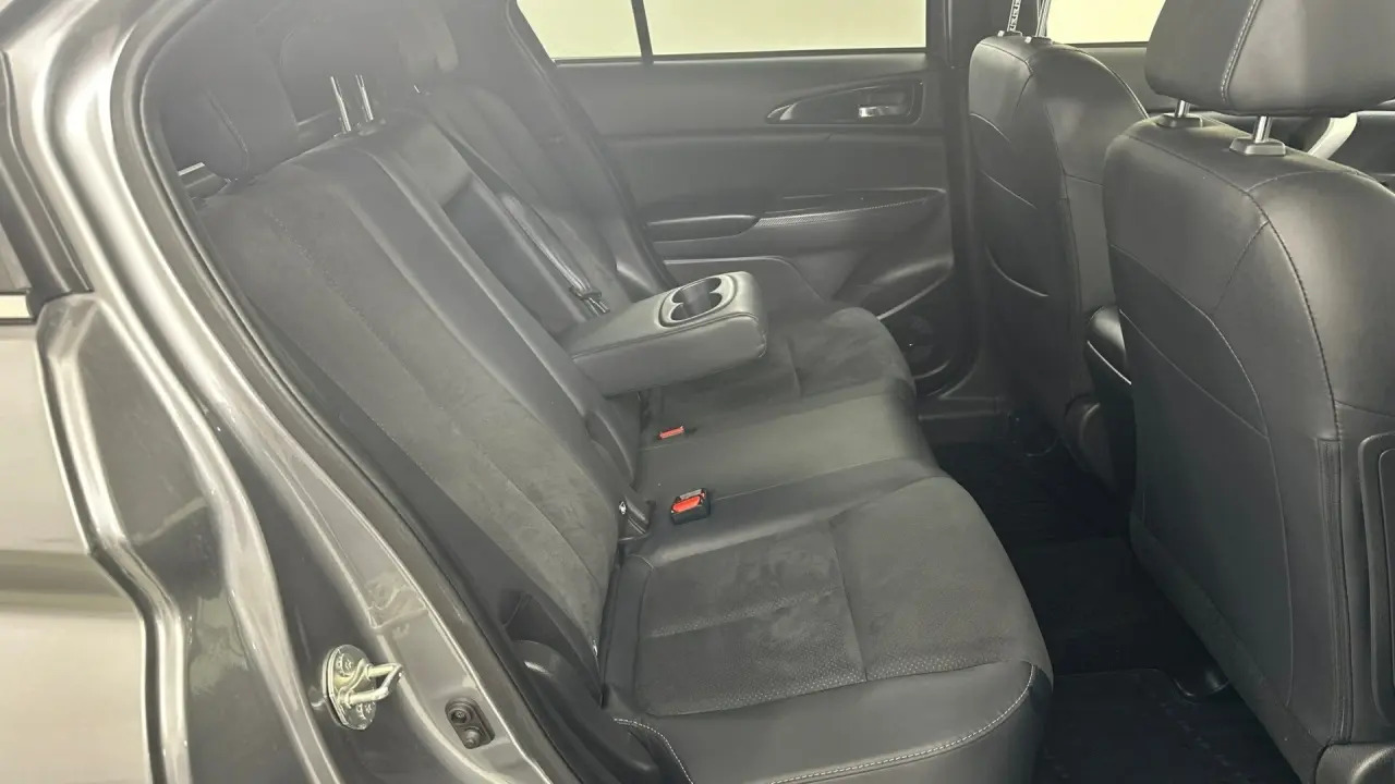 2020 Mitsubishi Eclipse Cross Gallery Image 17