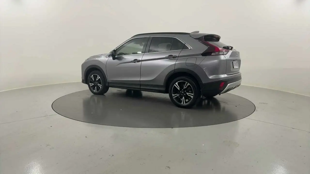 2020 Mitsubishi Eclipse Cross Gallery Image 3