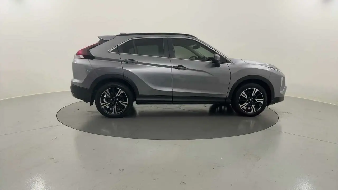 2020 Mitsubishi Eclipse Cross Gallery Image 6