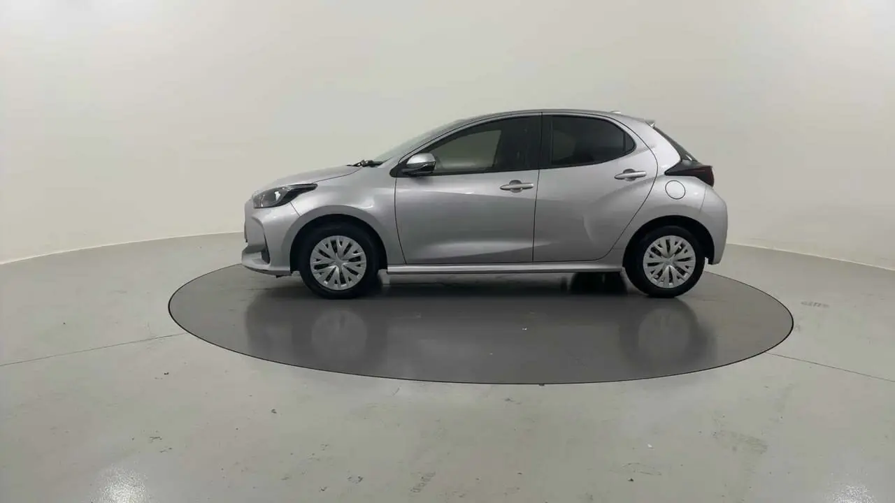 2023 Toyota Yaris Gallery Image 2