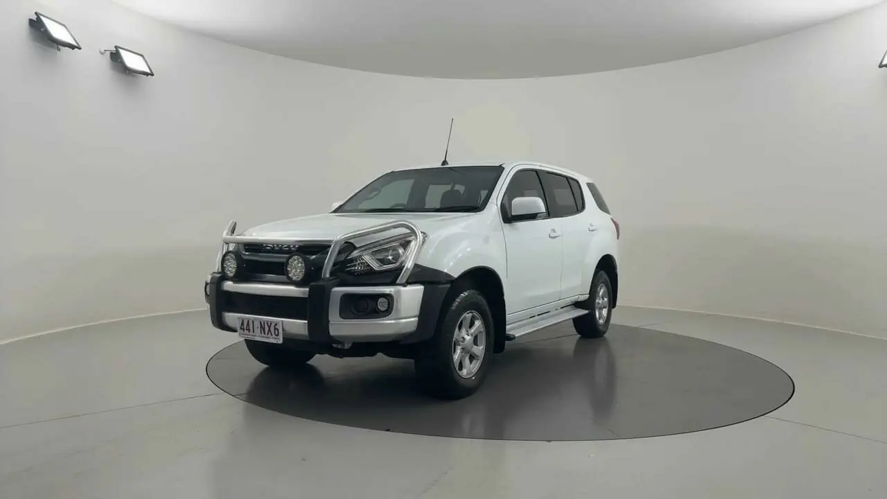 2020 Isuzu MU-X Gallery Image 1
