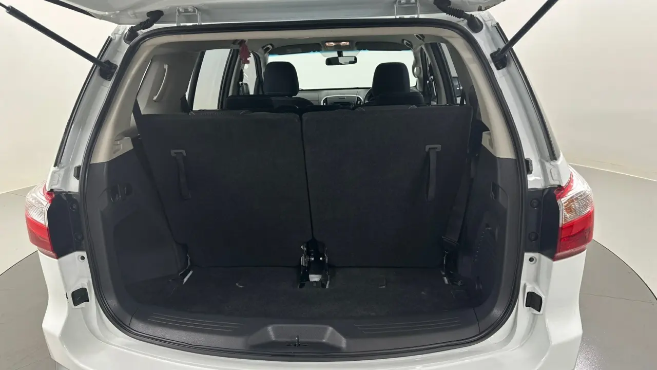 2020 Isuzu MU-X Gallery Image 10