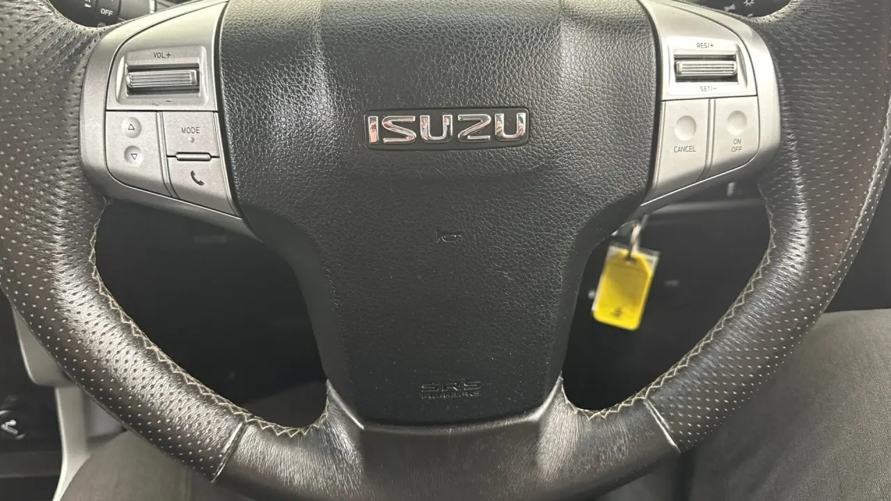 2020 Isuzu MU-X Gallery Image 11