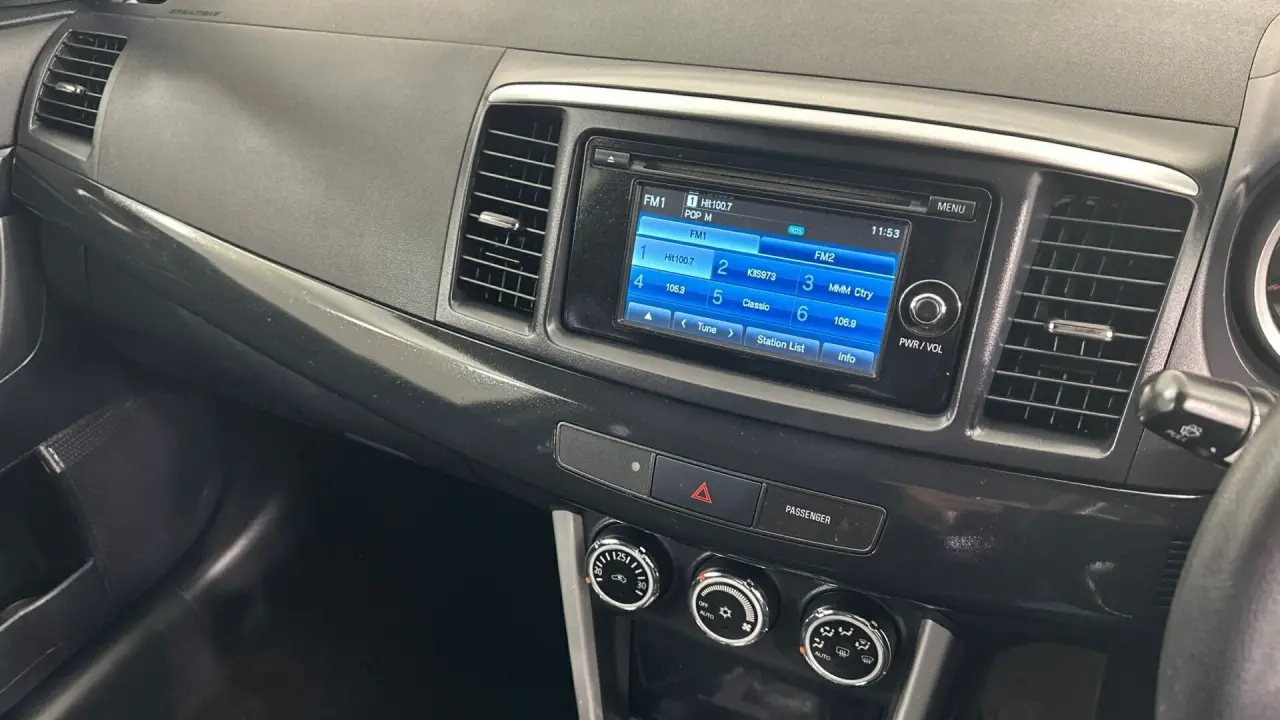2017 Mitsubishi Lancer Gallery Image 14
