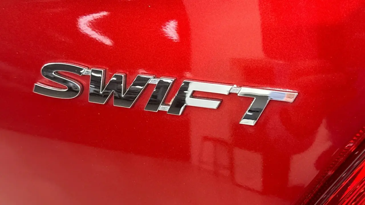 2018 Suzuki Swift Gallery Image 10