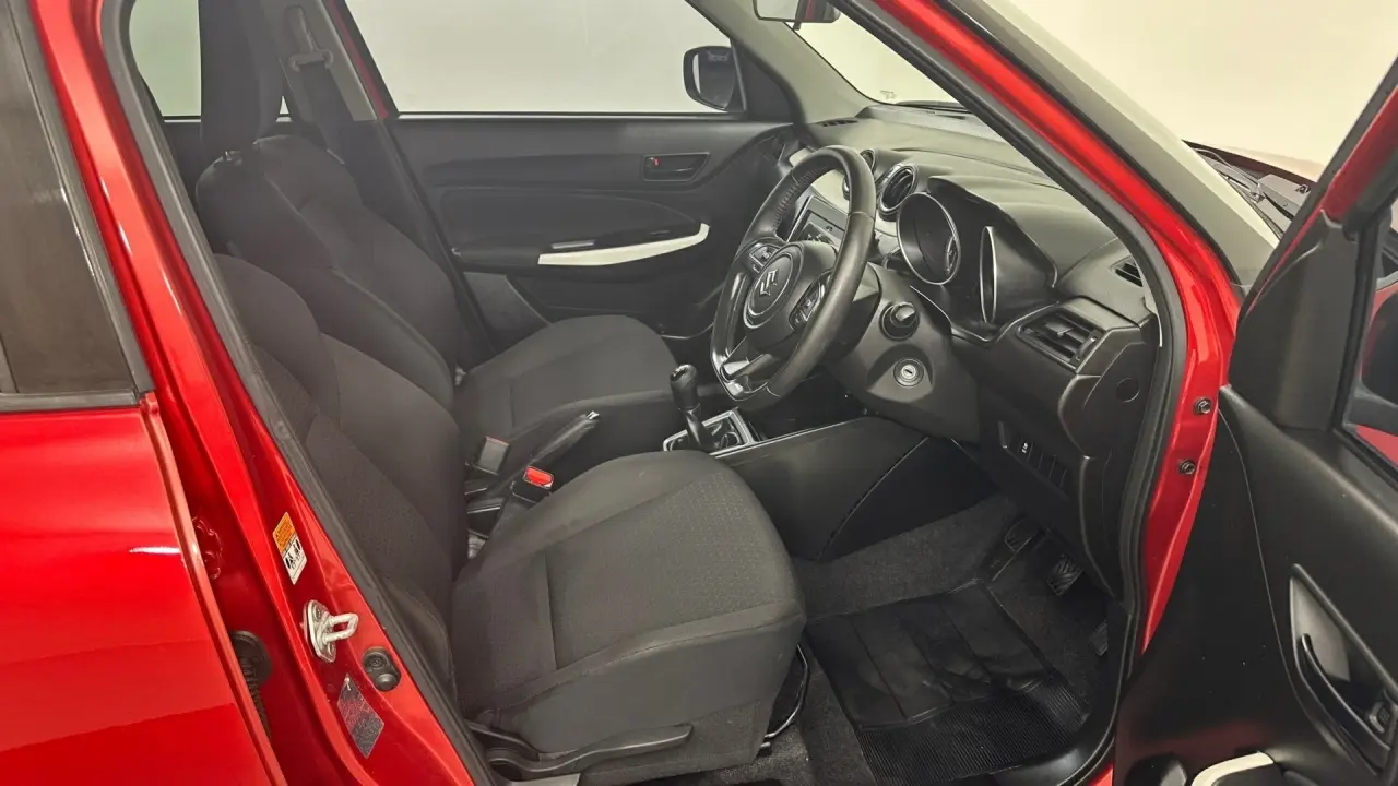 2018 Suzuki Swift Gallery Image 3