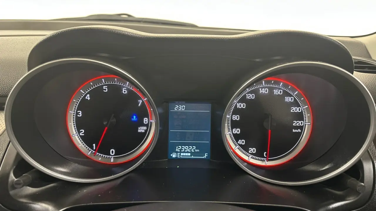 2018 Suzuki Swift Gallery Image 4
