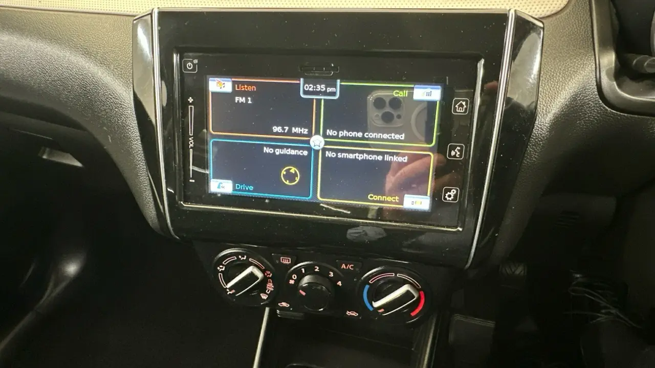 2018 Suzuki Swift Gallery Image 6
