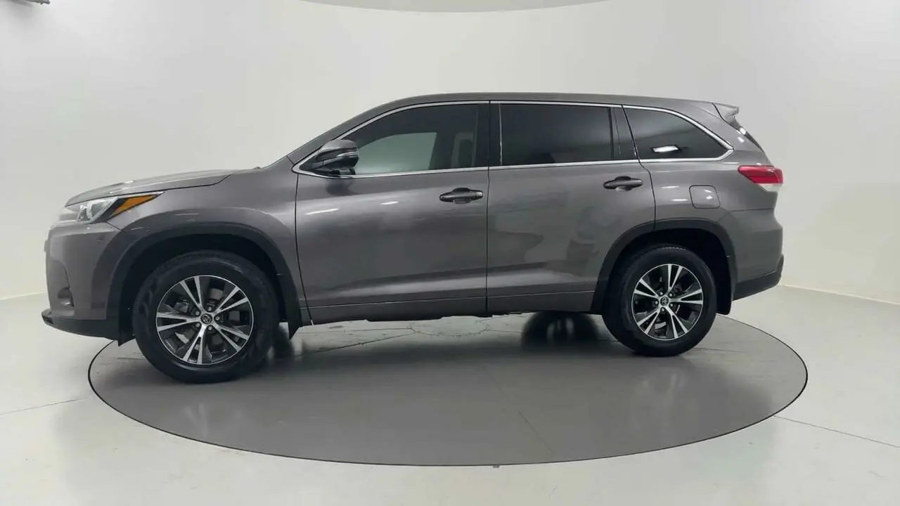 2018 Toyota Kluger Gallery Image 2