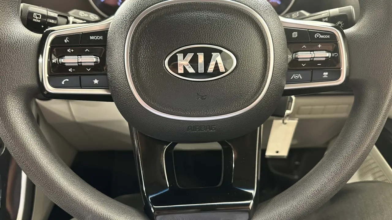 2020 Kia Carnival Gallery Image 10