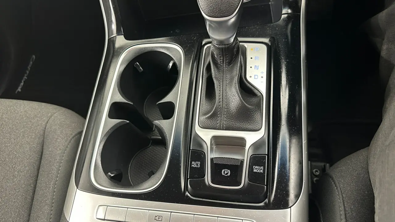 2020 Kia Carnival Gallery Image 13
