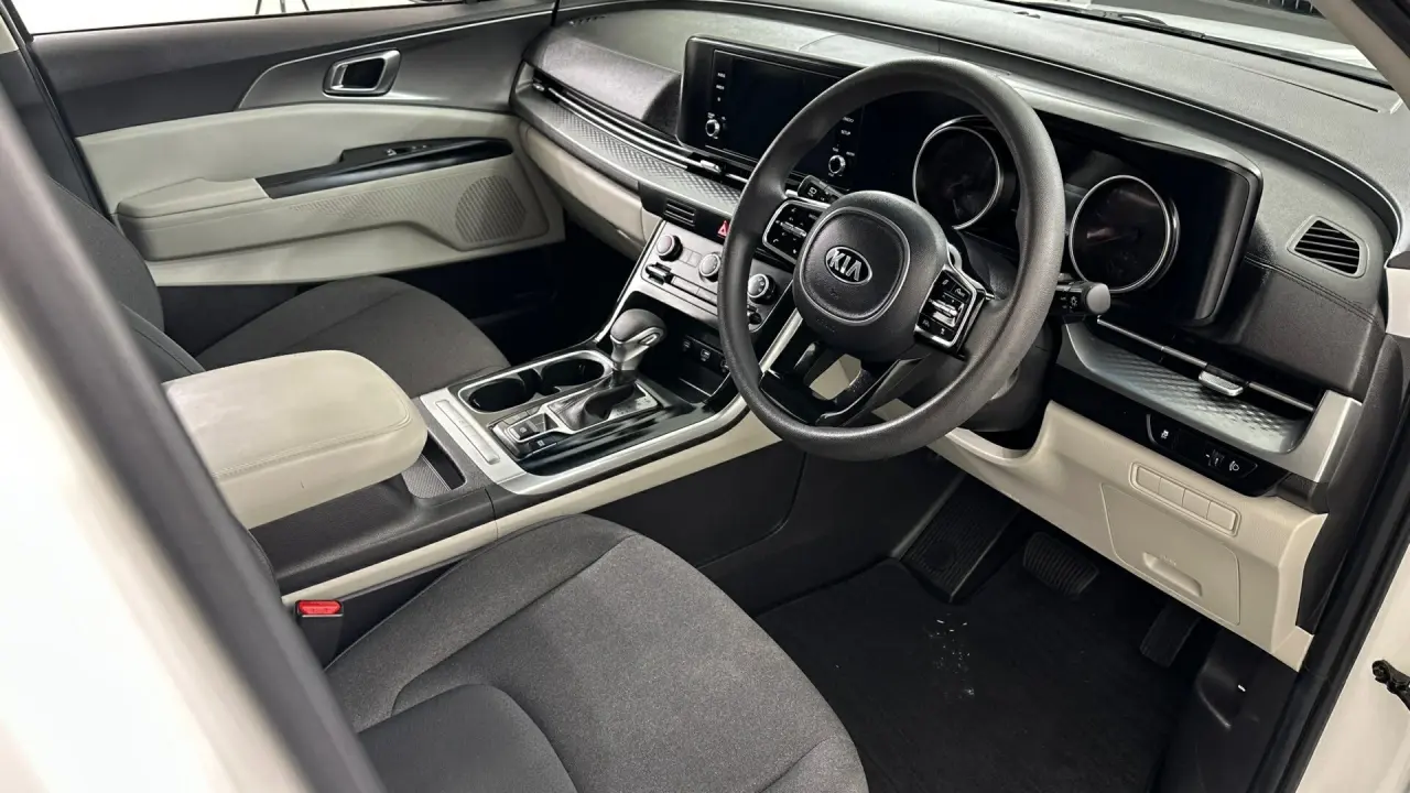 2020 Kia Carnival Gallery Image 15