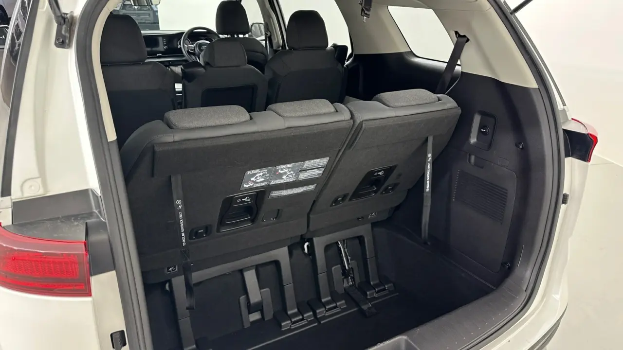 2020 Kia Carnival Gallery Image 17